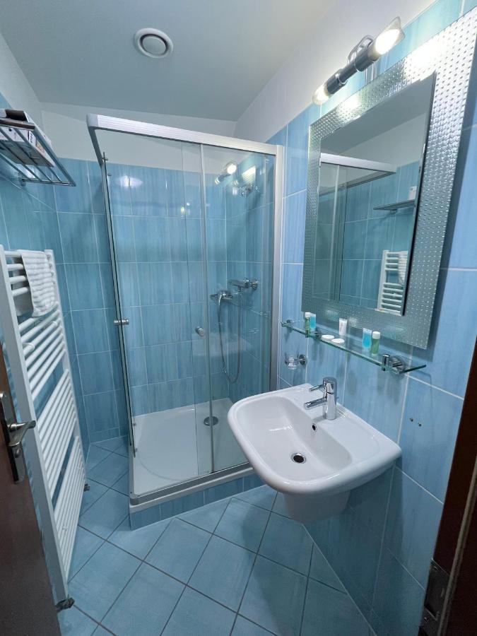 Hotel Apollon Litoměřice Buitenkant foto