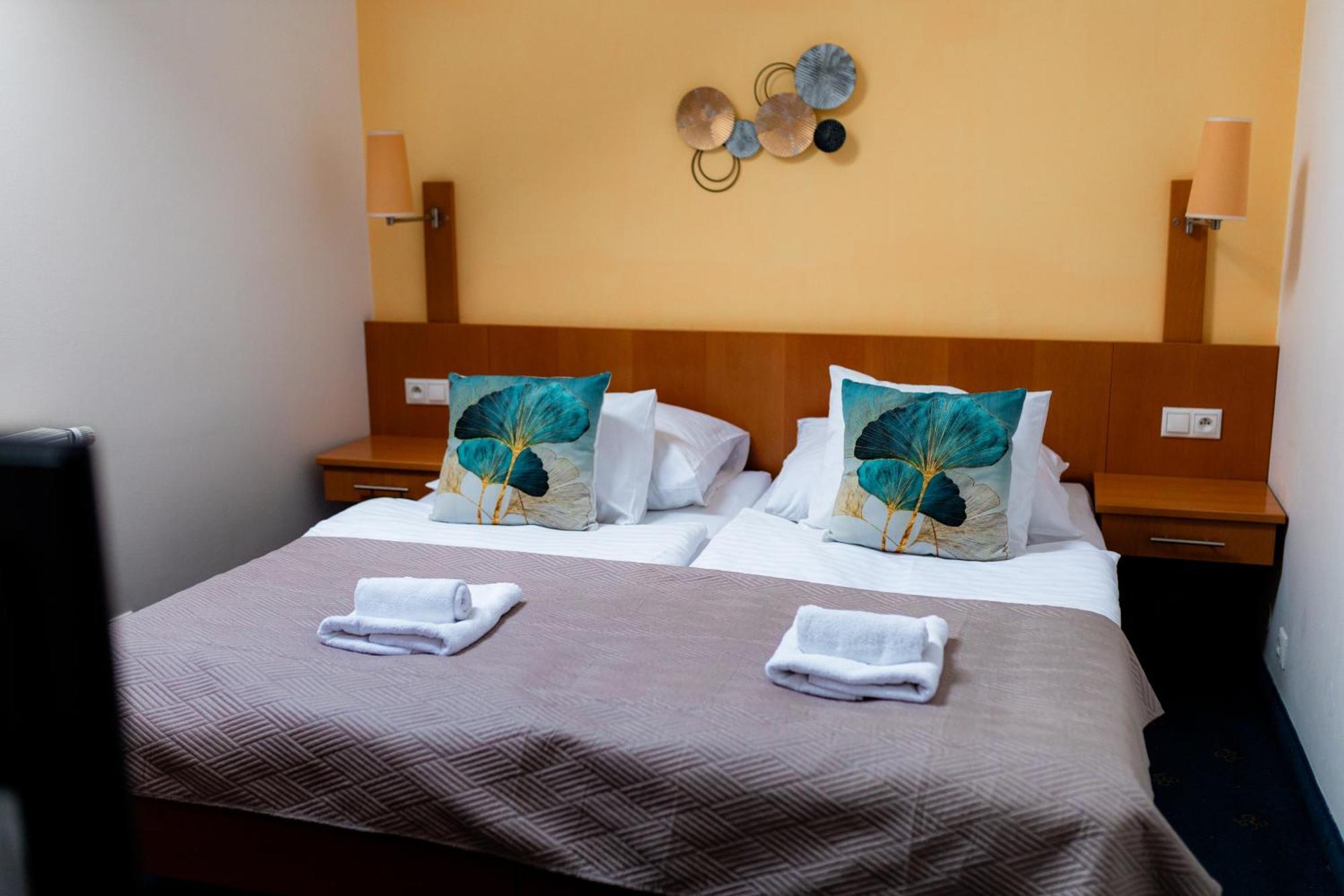 Hotel Apollon Litoměřice Buitenkant foto