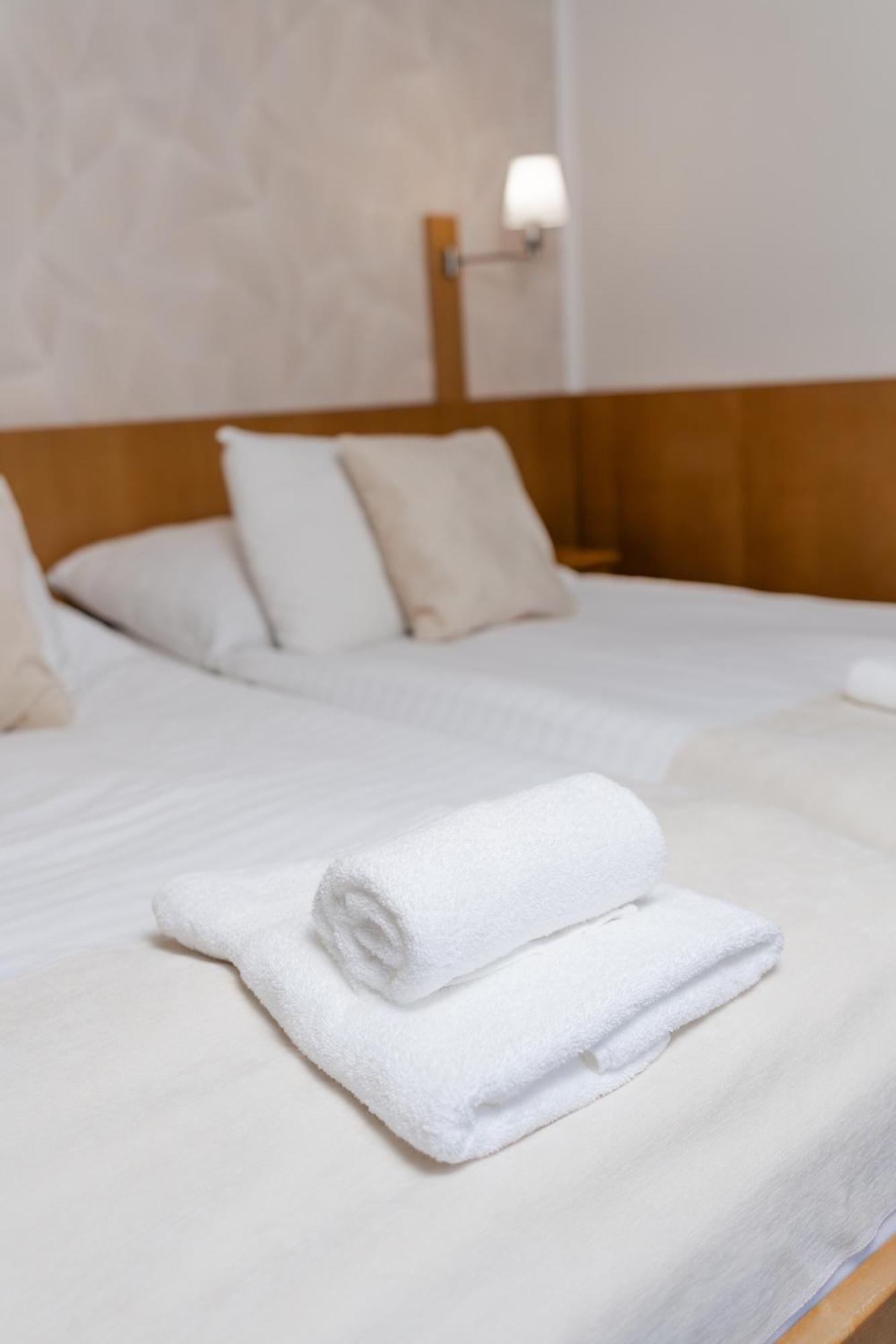 Hotel Apollon Litoměřice Buitenkant foto