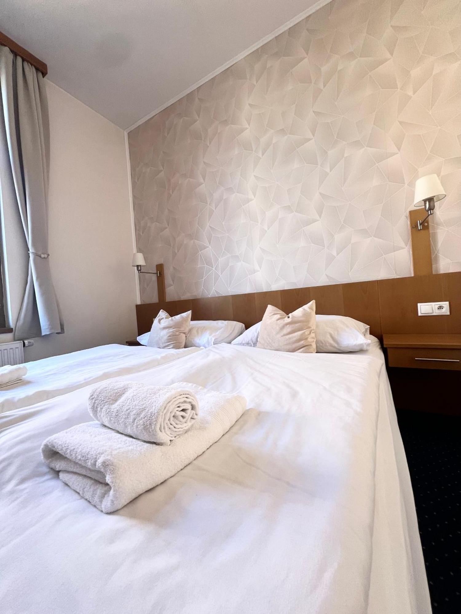 Hotel Apollon Litoměřice Buitenkant foto